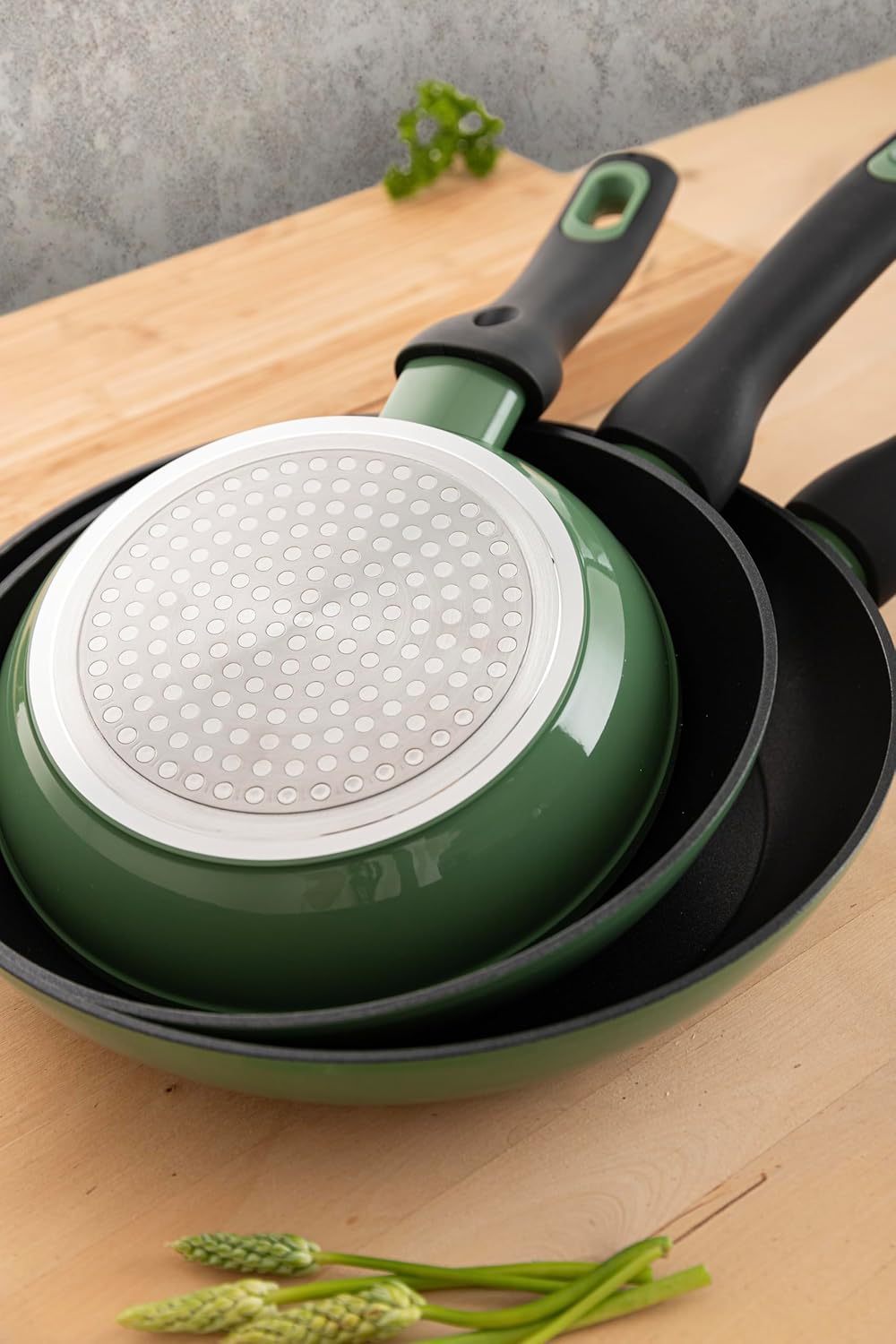 Set de 3 Sartenes Antiadherentes – Comodidad y Precisión en tu Cocina